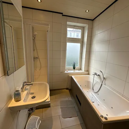 Krabbennest Mit Whirlpool Und Infrarotsauna Zentral Apartment