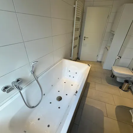 Krabbennest Mit Whirlpool Und Infrarotsauna Zentral Apartment *